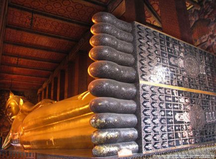 Patung Buddha Tidur