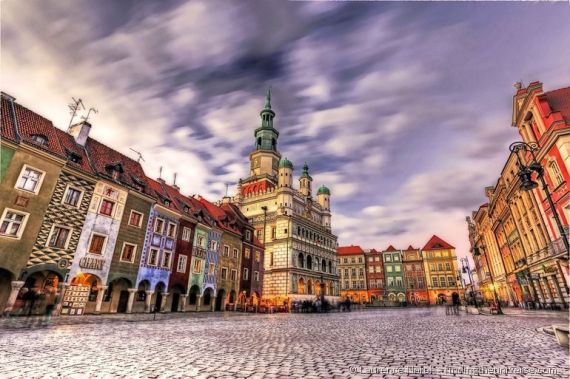 Poznan-city-square-sunset-PPS2